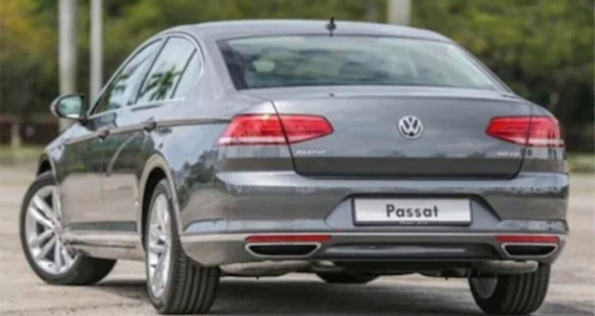 VW PASSAT B8.5 R-LINE EGZOZ ÇERÇE VESİ TEK ÇIKIŞ GÖRÜNÜMLÜ 3 PCS. CHROM 2019 >